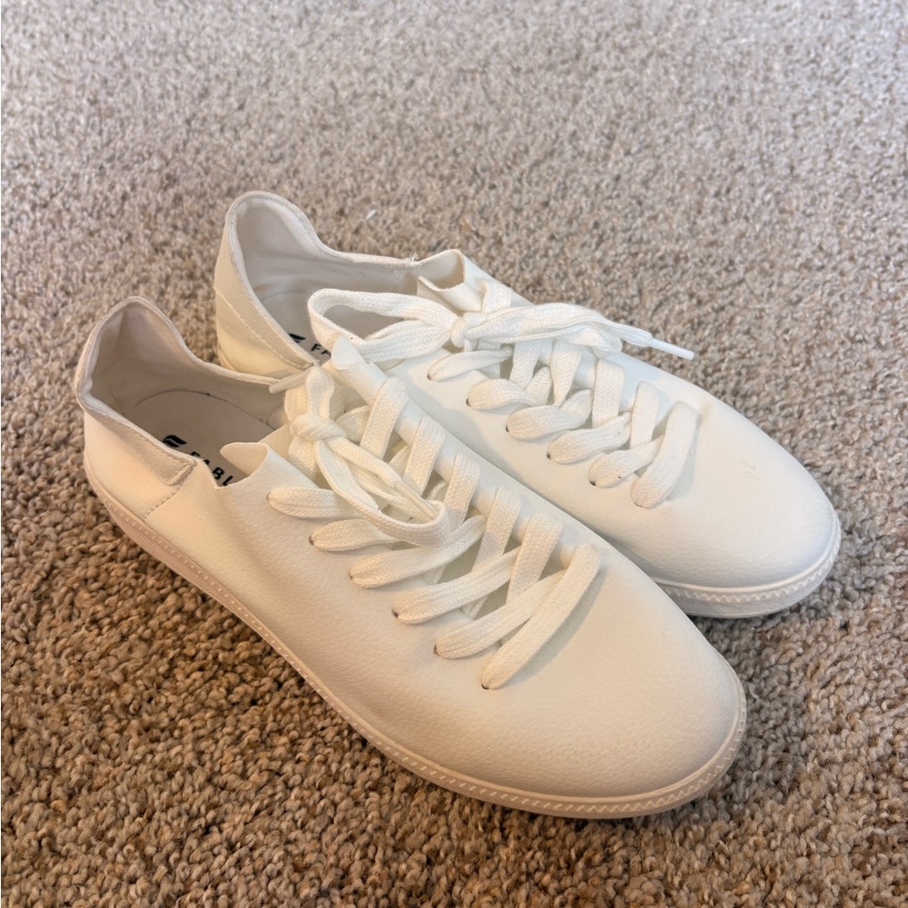 Fabletics lace up sneaker